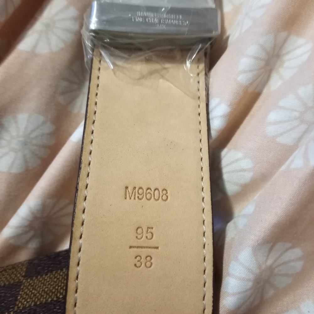 Authentic Womens Damier Louis Vuitton Belt - Picture 9 of 9